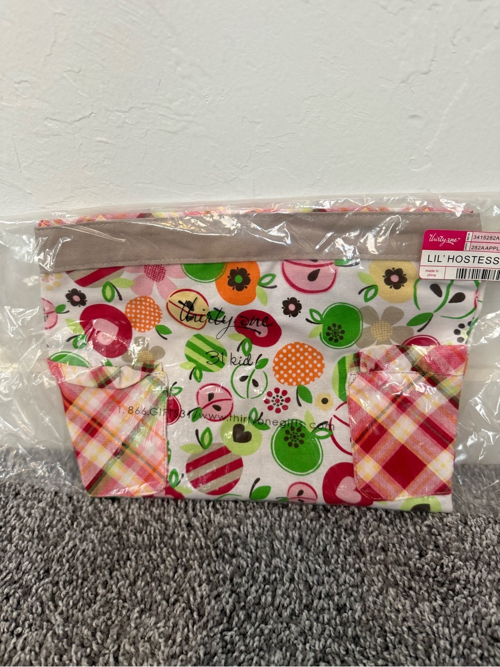 Thirty-One Kid Lil' Hostess Apron in Apple Blossom print